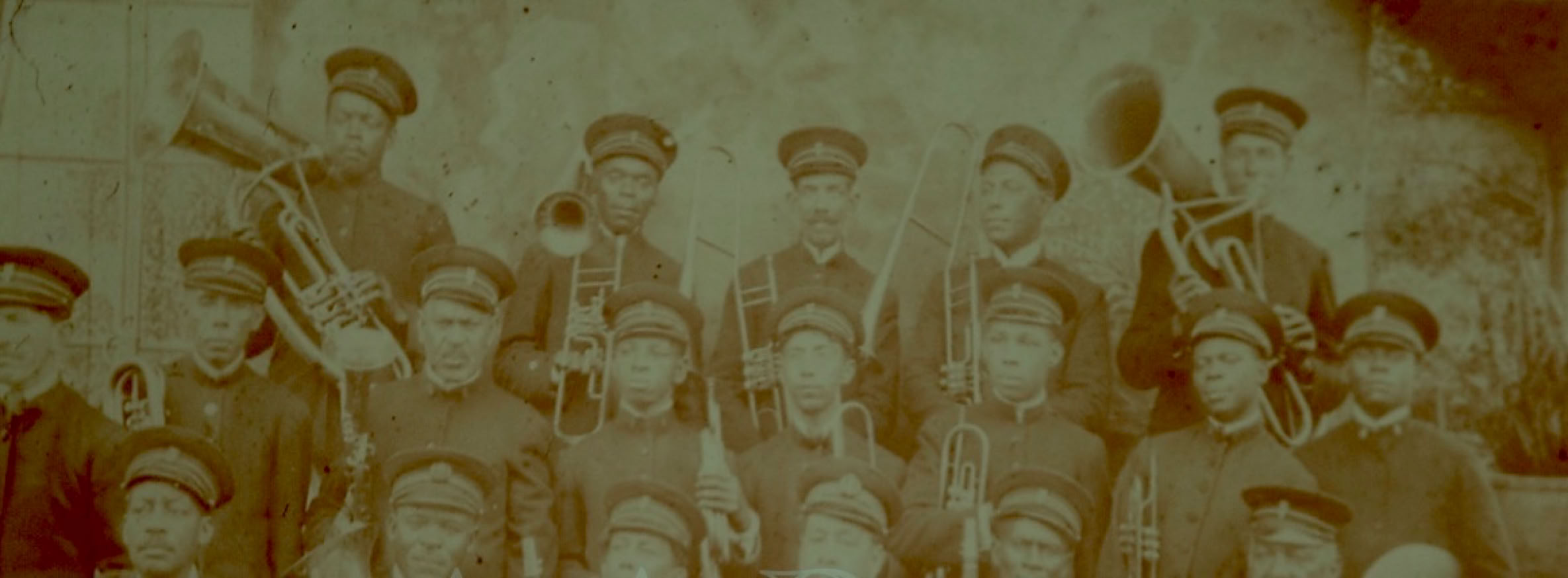 Banda de Veríssimo Augusto Gloria durante participação na festa de Bom Jesus de Pirapora. Acervo A,.A. Bispo. Copyright